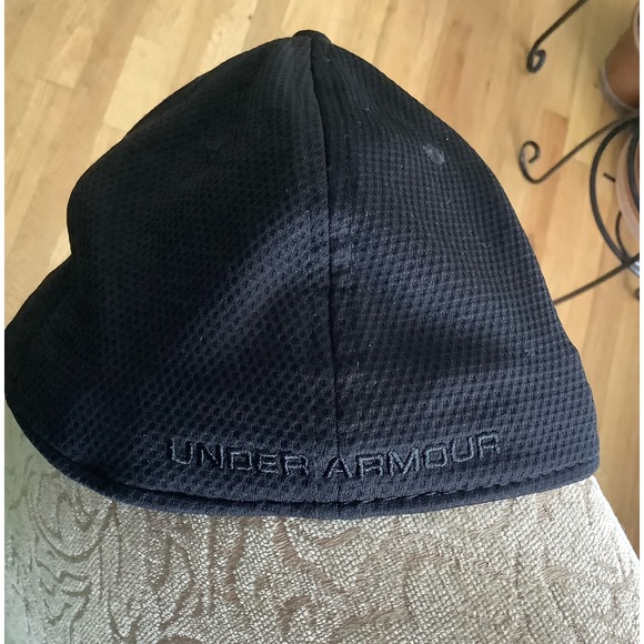 Under Armour Cap - Picture 3 of 4